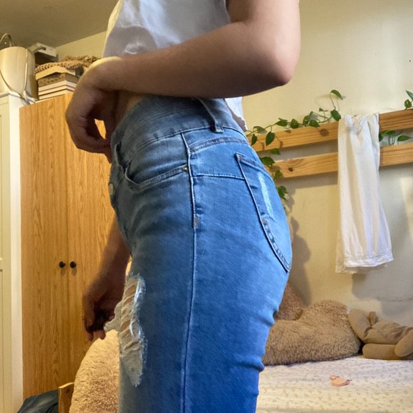 RIPPED SKINNY JEANS - Picture 15 of 16